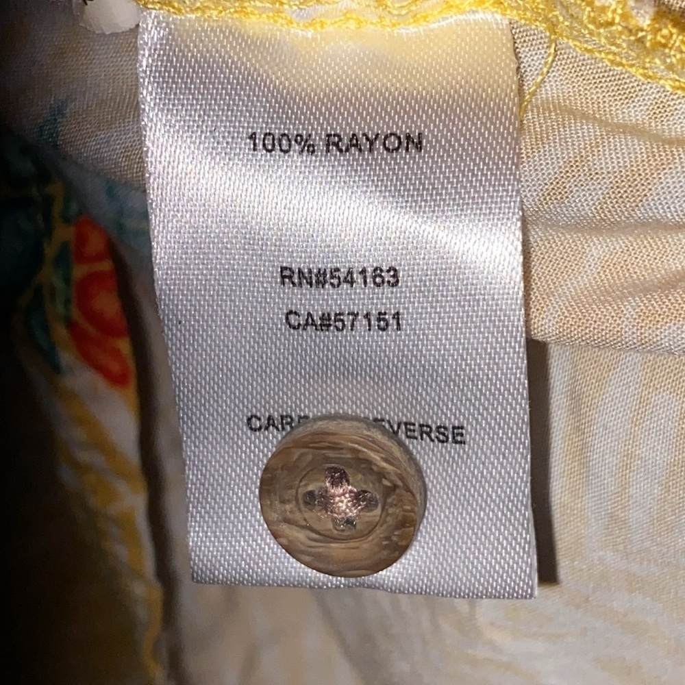 Margaritaville MENS size XL Yellow Red Pineapple Casual Button Down Shirt RAYON - Picture 4 of 12